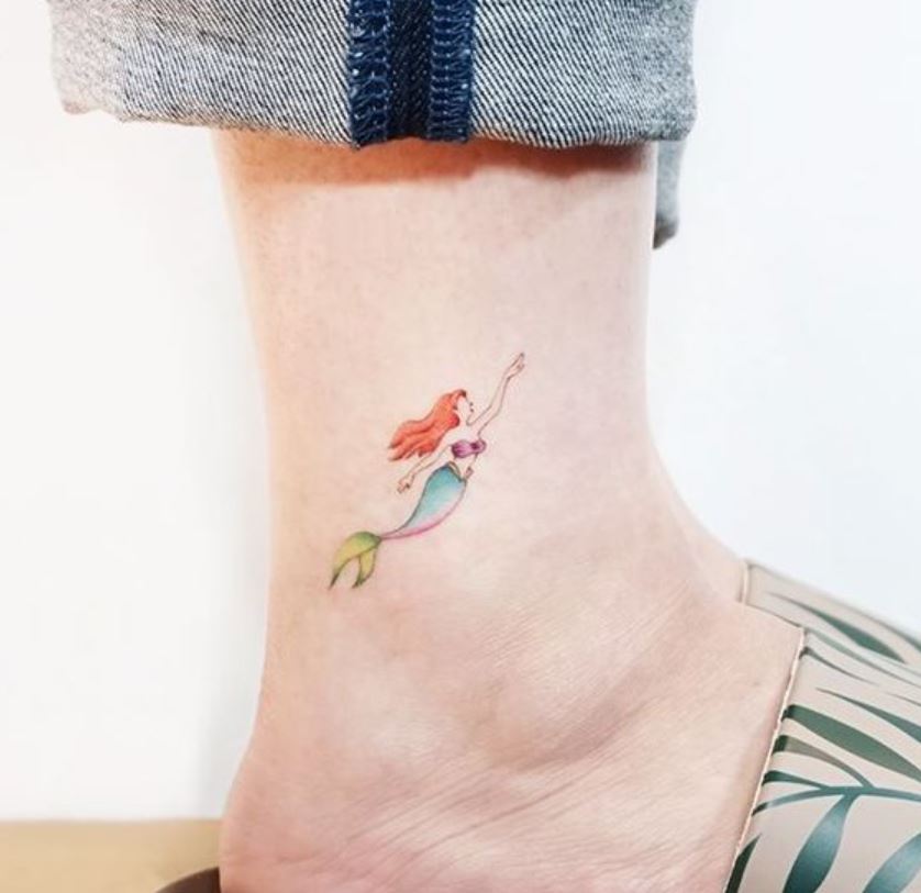 Tatouage Disney La Petite Sirène Sur La Cheville 