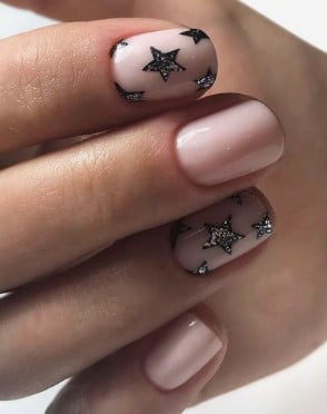 nail Art Hiver Avec Des étoiles Argentées