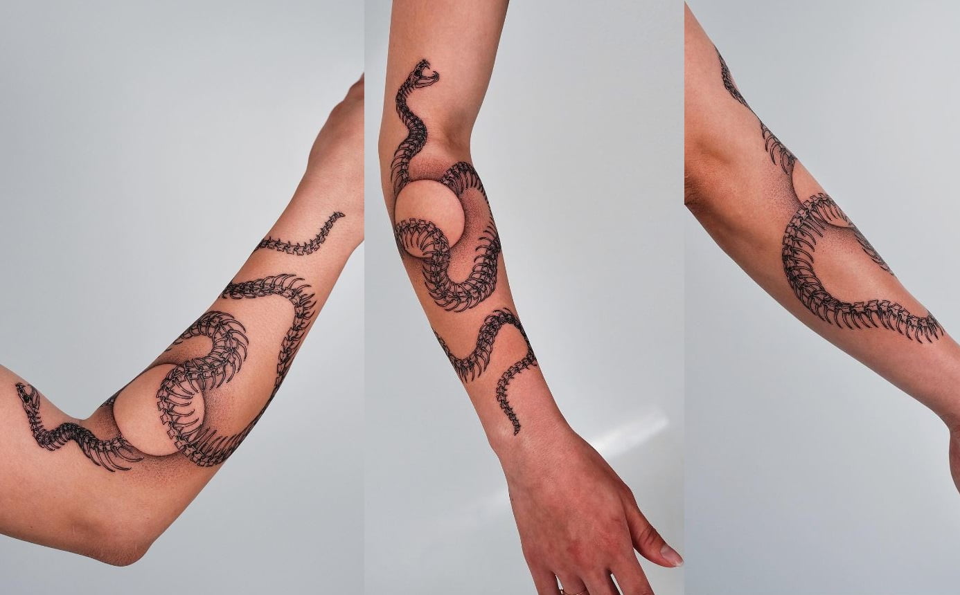 Tatouage Squelette De Serpent Et Lune 