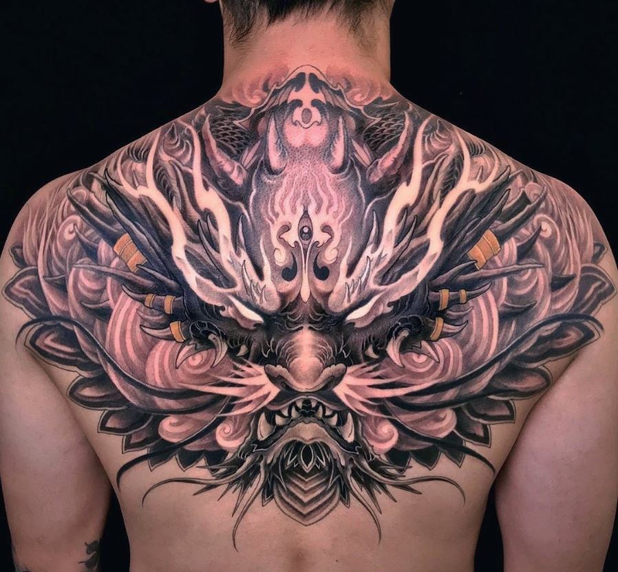 Tatouage Tête De Dragon Aux Yeux Blancs 