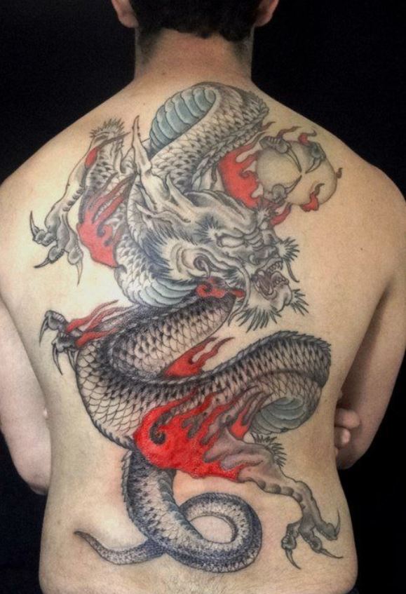 Tatouage De Dragon Et Oeuf Bicolore 