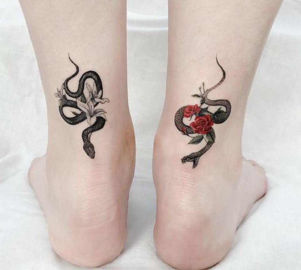 Tatouage Duo De Serpent, Lys Et Rose 