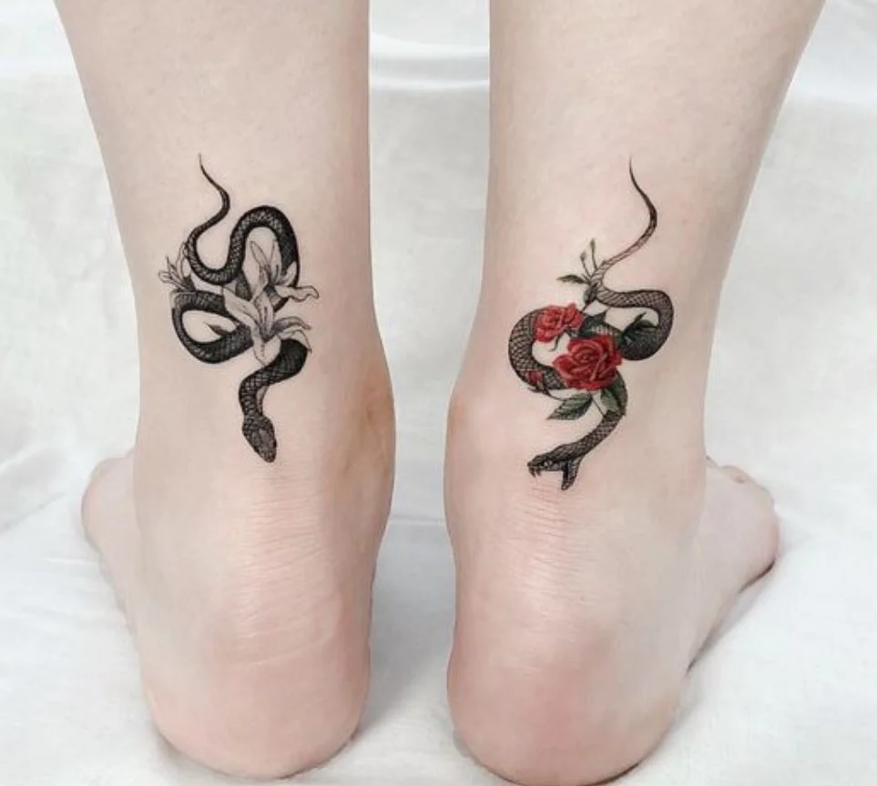 Tatouage Duo De Serpent, Lys Et Rose