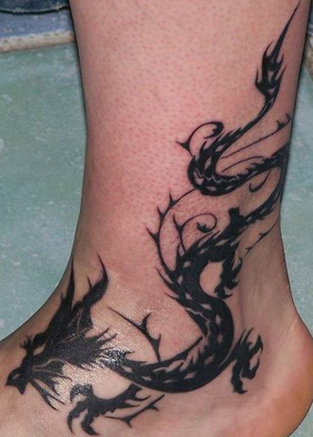 Blacktattoo De Dragon Sur Le Pied