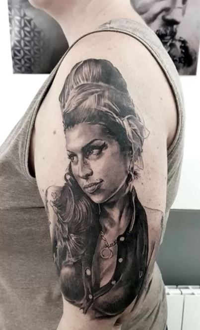 Amy Winehouse De Profil 