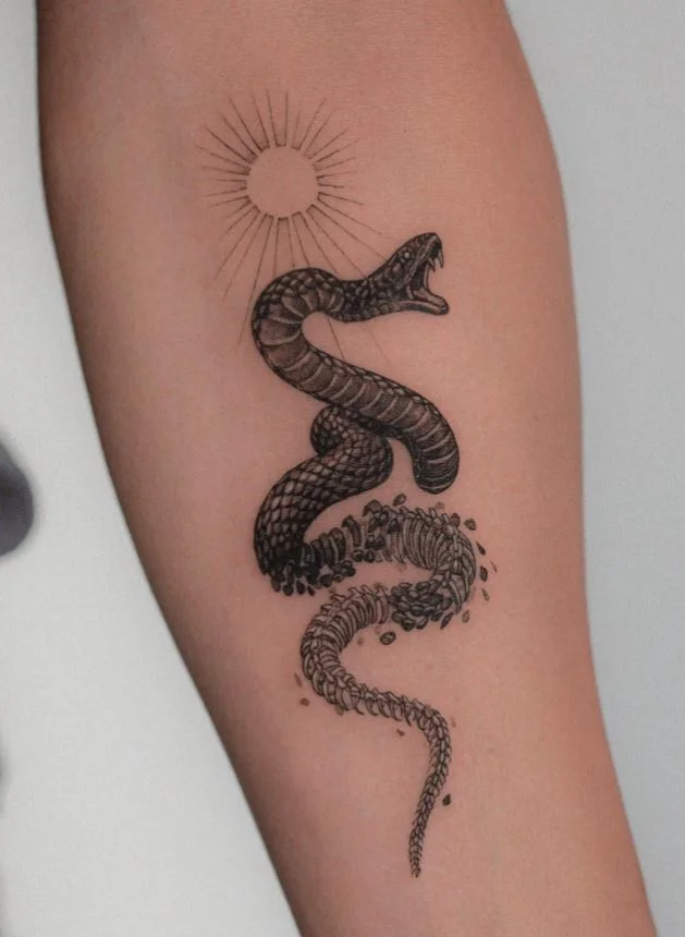 Tatouage De Serpent Mamba Noir 