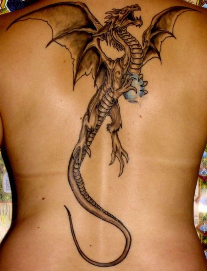 Tatouage De Dragon Et Oeuf Bicolore 