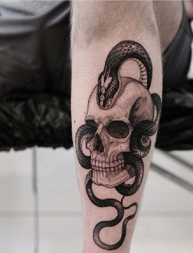Tatouage De Serpent Avec Crâne 