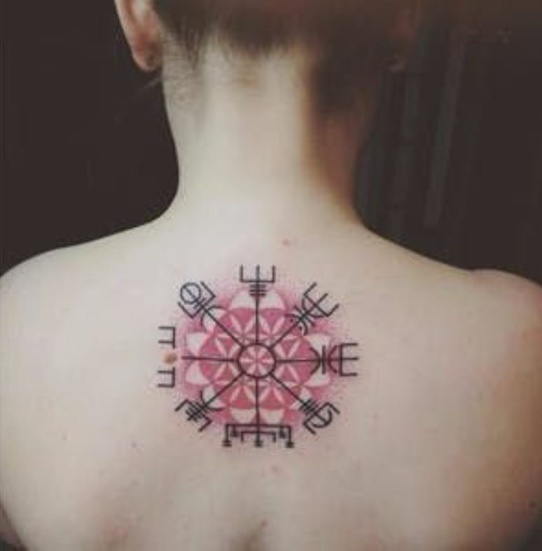 Tatouage Viking Vegvisir Coloré 