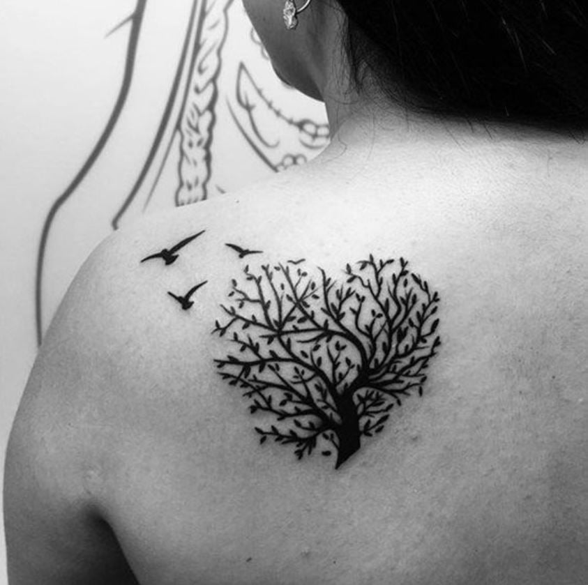 Blacktattoo Arbre De Vie En Coeur 