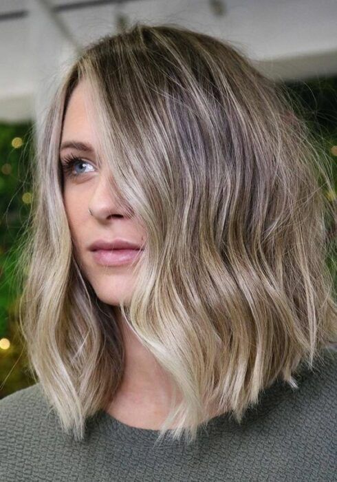 Ombré Hair Cheveux Mi Longs Légèrement Ondulés Blond 