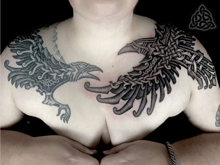  Tatouage Viking Corbeaux D'odin Sur L'épaule Et La Clavicule 