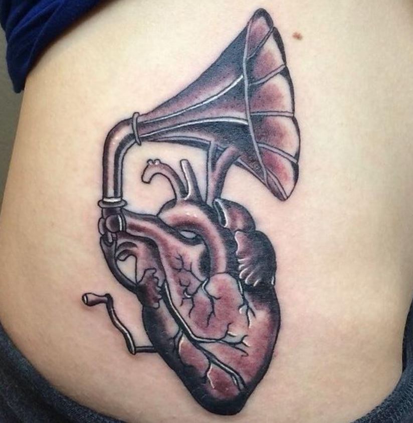 Tatouage Coeur Et Gramophone