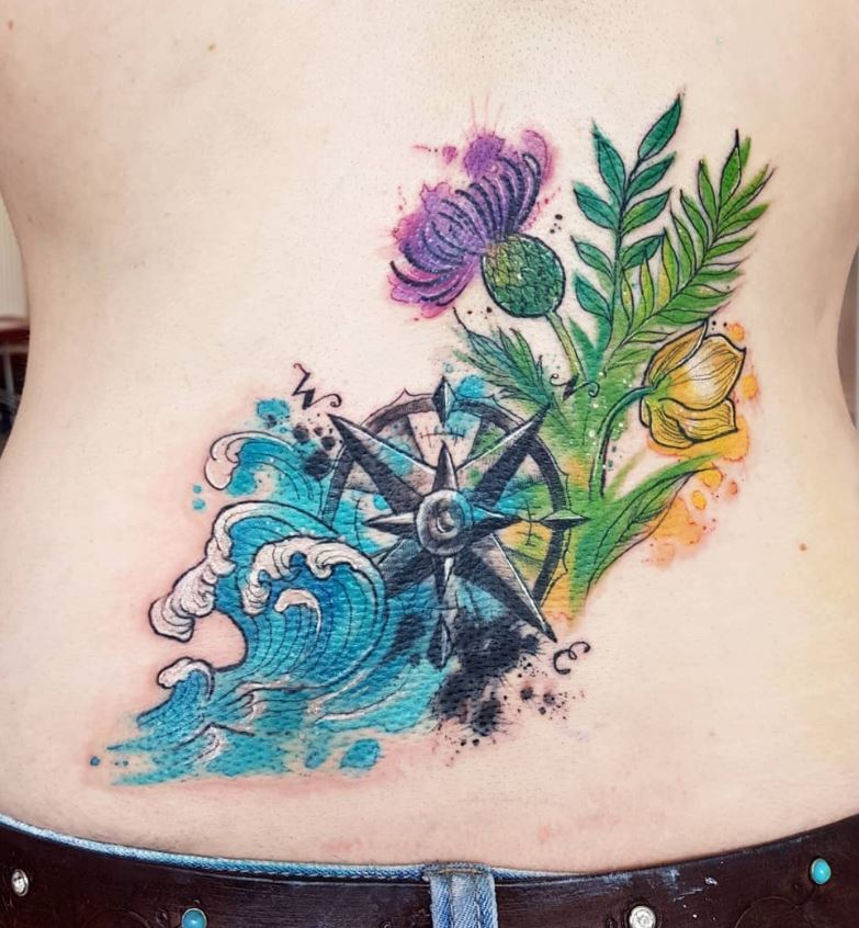 Tatouage Boussole Femme Vague Et Fleurs 