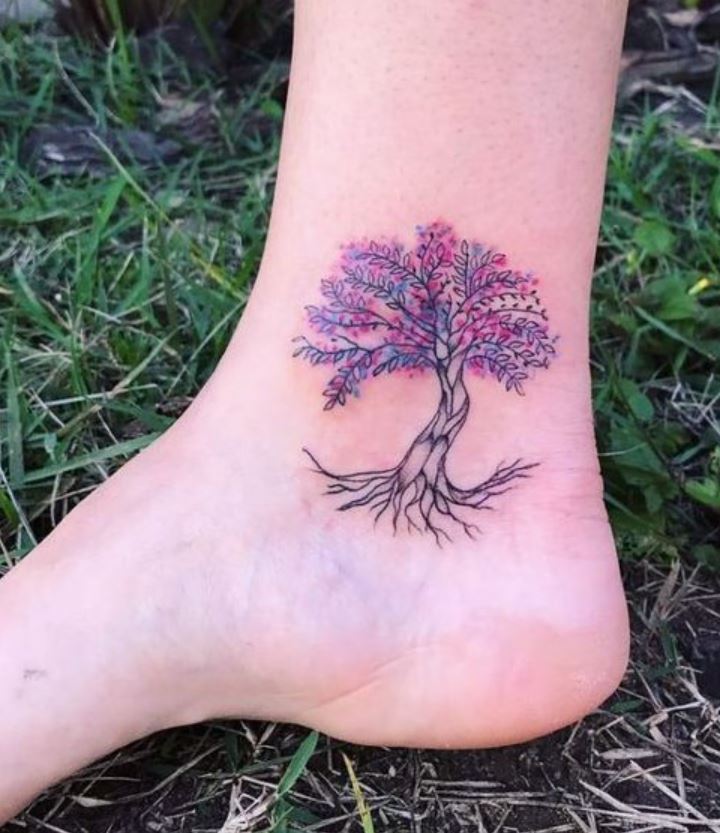 Tatouage Arbre De Vie Minimaliste Sur La Cheville 