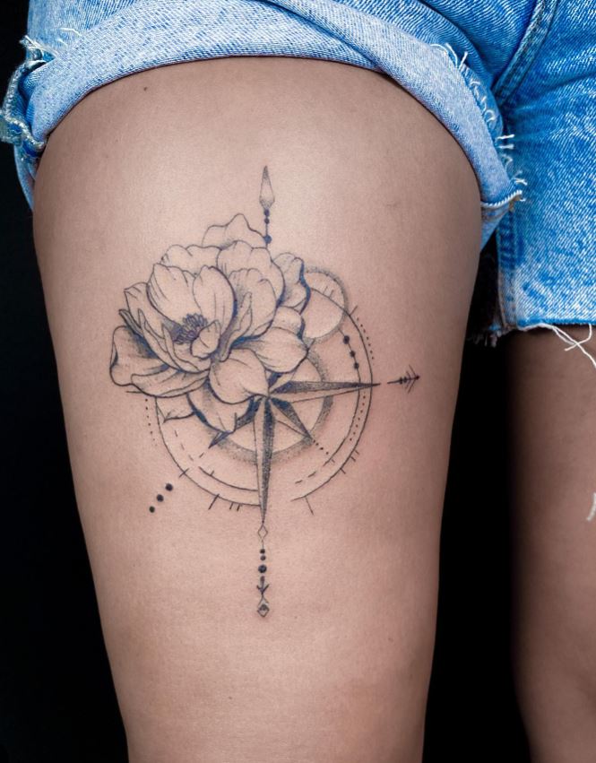 Tatouage Boussole Et Pivoine Femme 