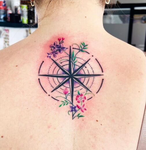 Boussole Tatouage Femme