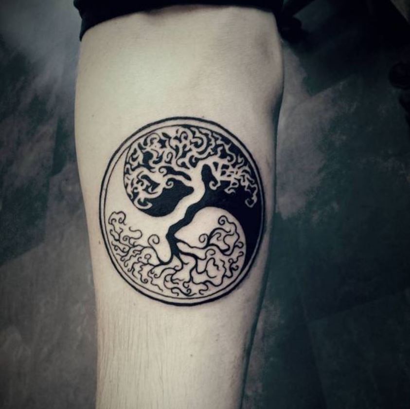 Tatouage Arbre De Vie Yin Yang Sur L'avant Bras