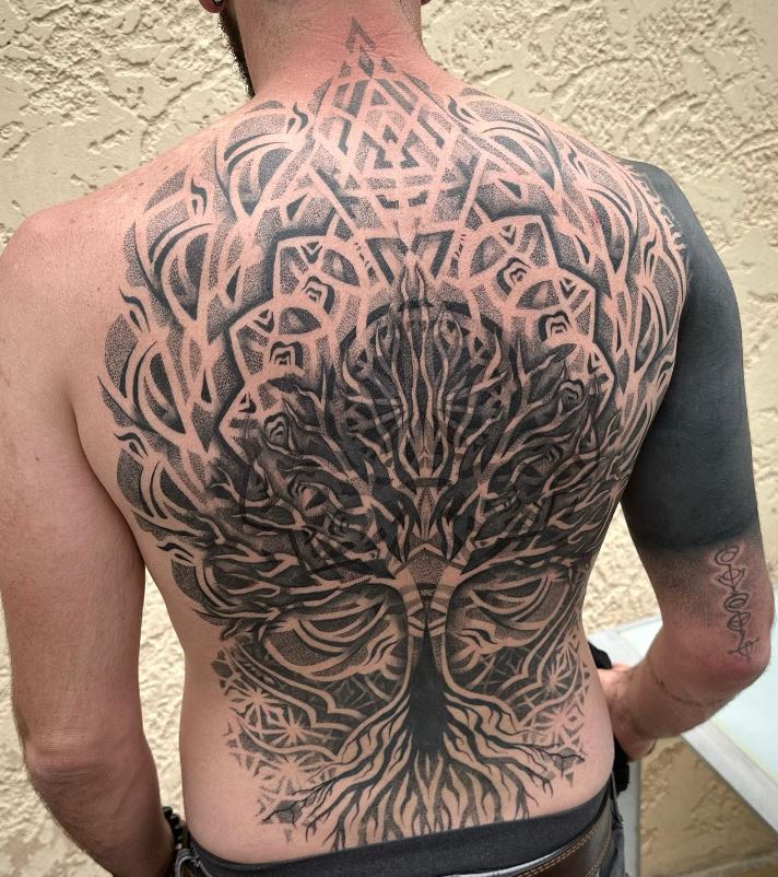 Tatouage Arbre De Vie Dissimulé Et Mandala 