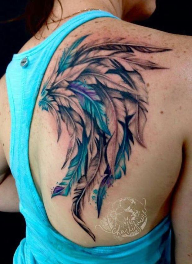 Tatouage Plumes D'ange Femme Sur Le Dos 