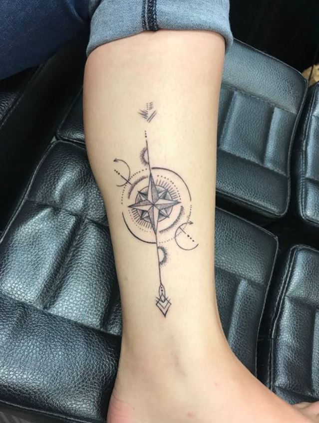  Tatouage Boussole Femme Et Pointe De Flèche Stylée 