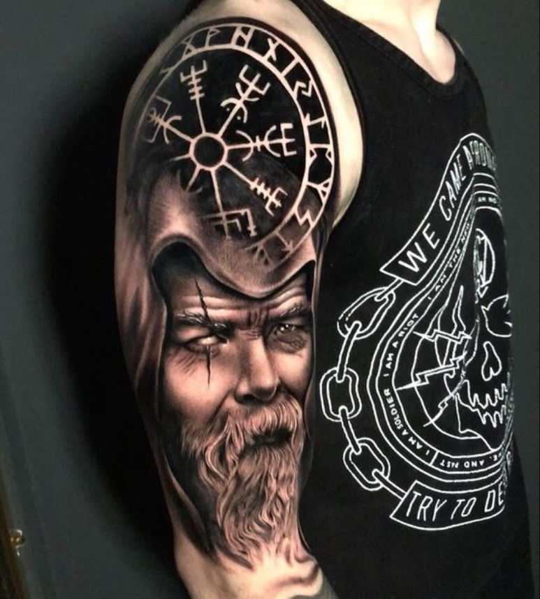 Tatouage Viking Odin Et Vegvisir 