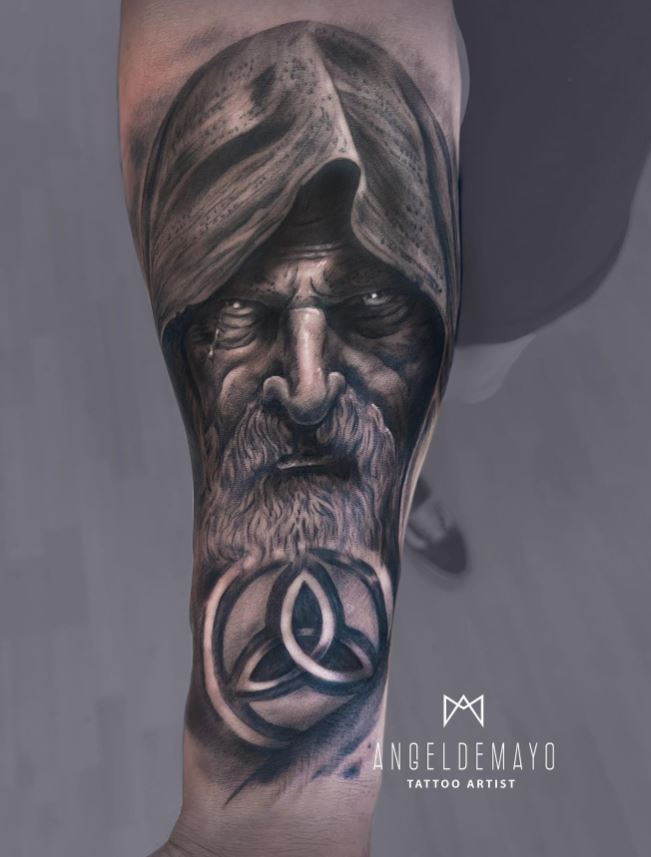 Tatouage Guerrier Viking Et Triquetra 