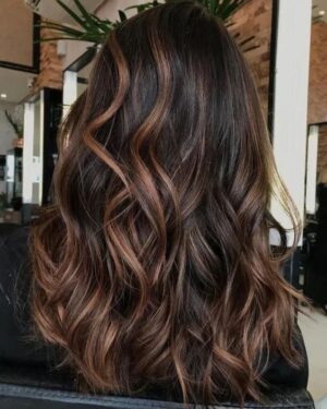 Balayage caramel sur cheveux brun : 80 idées et inspirations