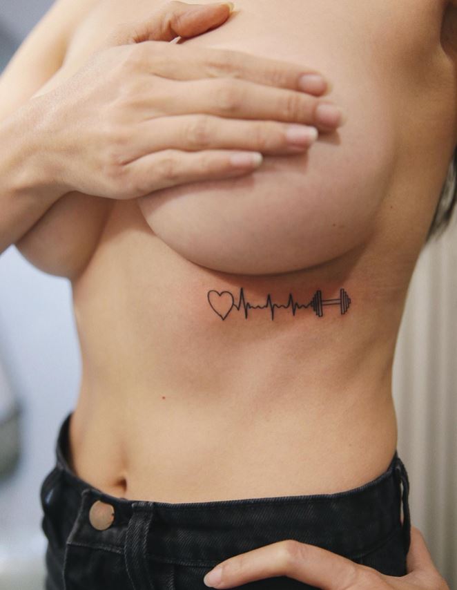 Tatouage Coeur, Tracé Et Haltère 