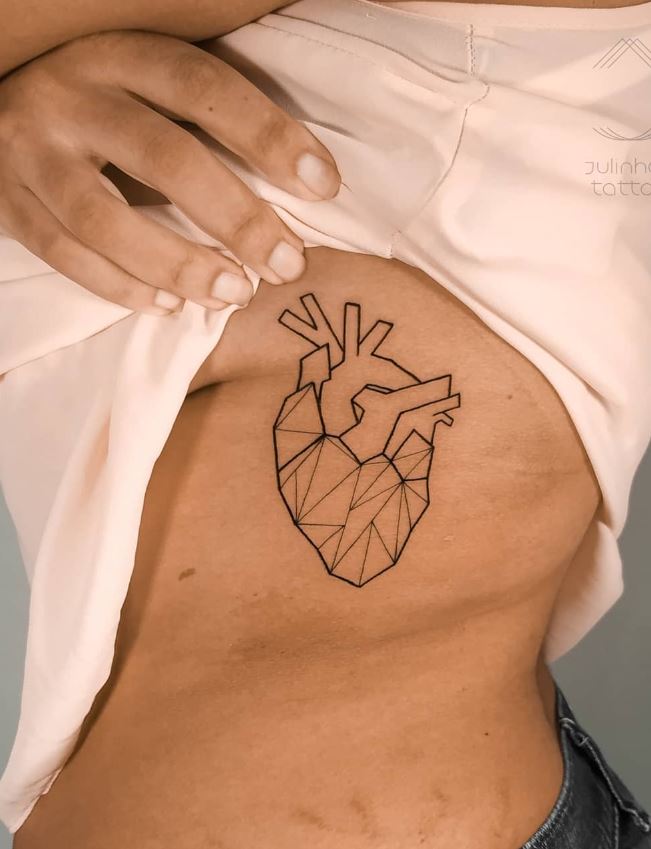  Tatouage Coeur Anatomique En Mosaïque Sur La Côte 