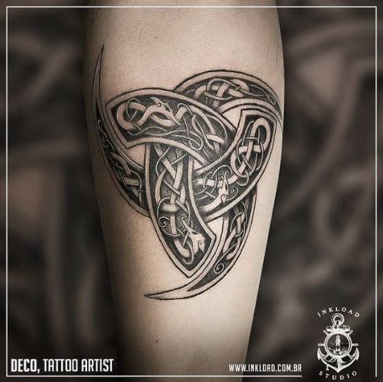 Tatouage Viking Triple Corne D'odin