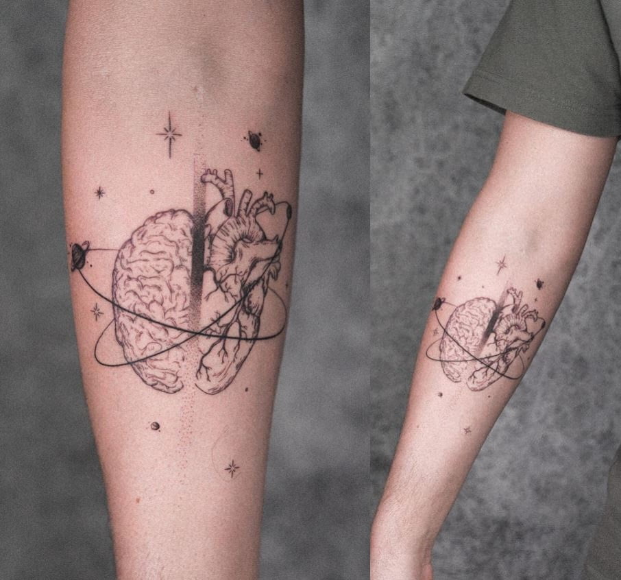 Tatouage Coeur Cerveau Et Astres 