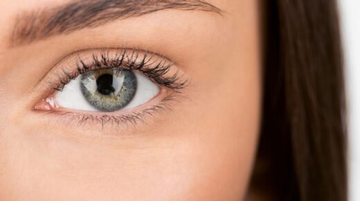 Oeil D'une Femme Avec Rehaussement De Cils