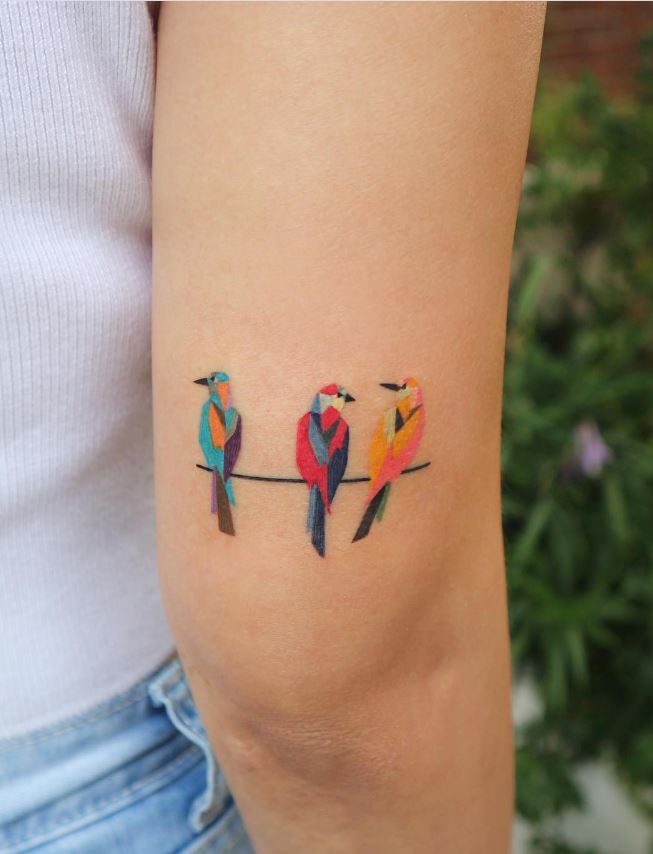 Tatouage Trio D'oiseau En Polygone Pour Femme 