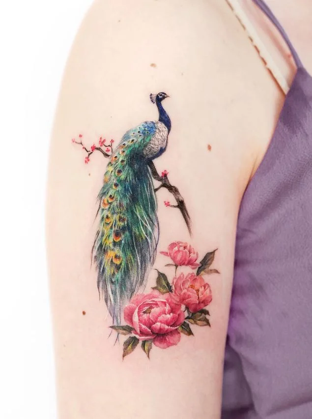 Tatouage Oiseau Femme Paon Et Pivoine