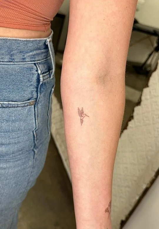 Mini Tatouage Oiseau Mouche Femme