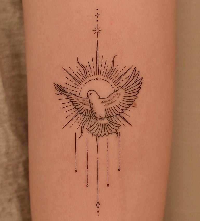 Tatouage Oiseau Femme Et Soleil 