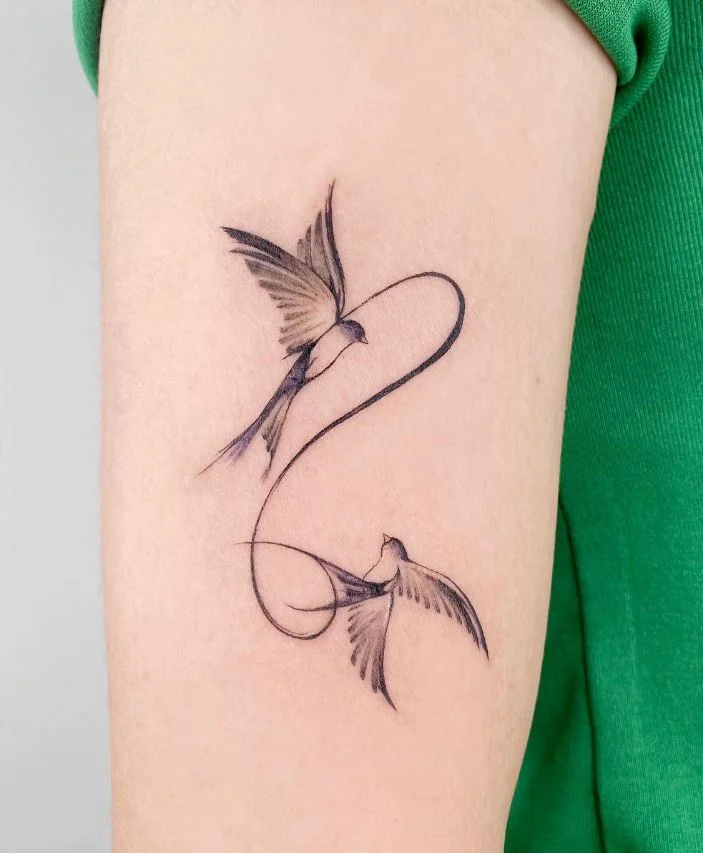 Tatouage Oiseau Femme Duo D'hirondelle 