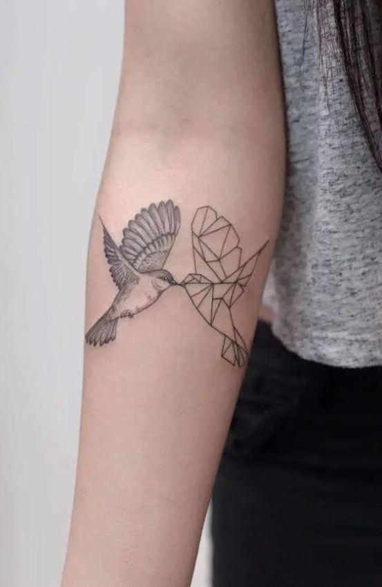 Tatouage Duo D'oiseau Naturel Et Graphique Femme