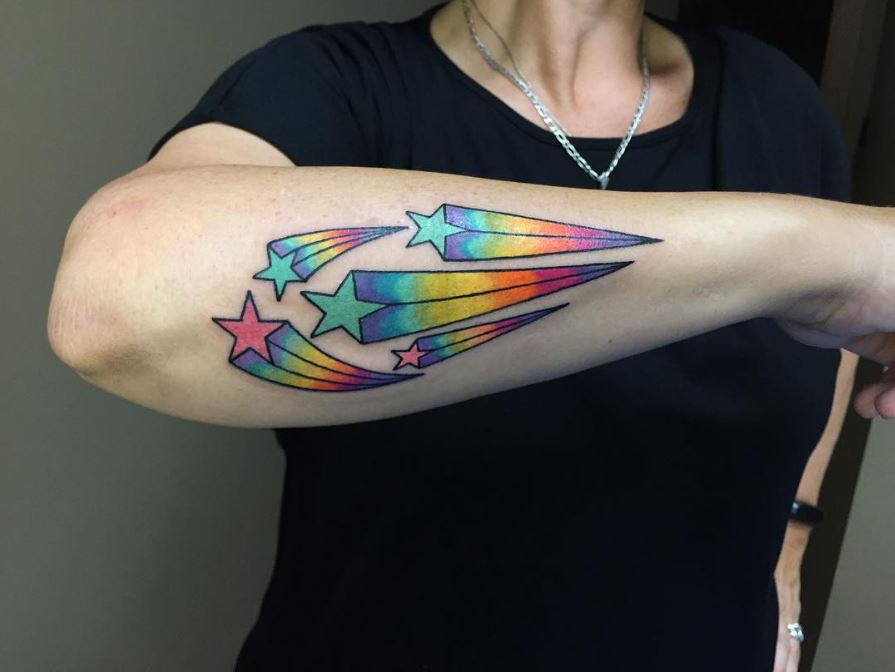 Tatouage étoiles Filantes Arc En Ciel 