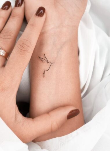 Tatouage Oiseau Poignet