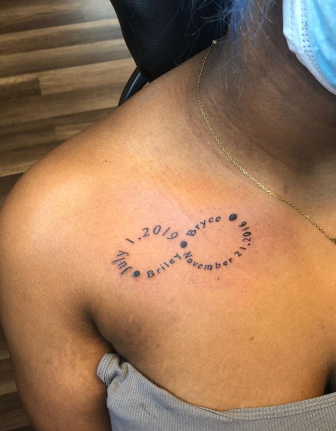 Tatouage De Dates D'anniversaire Avec Prénoms En Infini