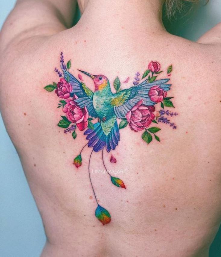 Tatouage Oiseau Femme Colibri Et Fleurs Sur Le Dos 