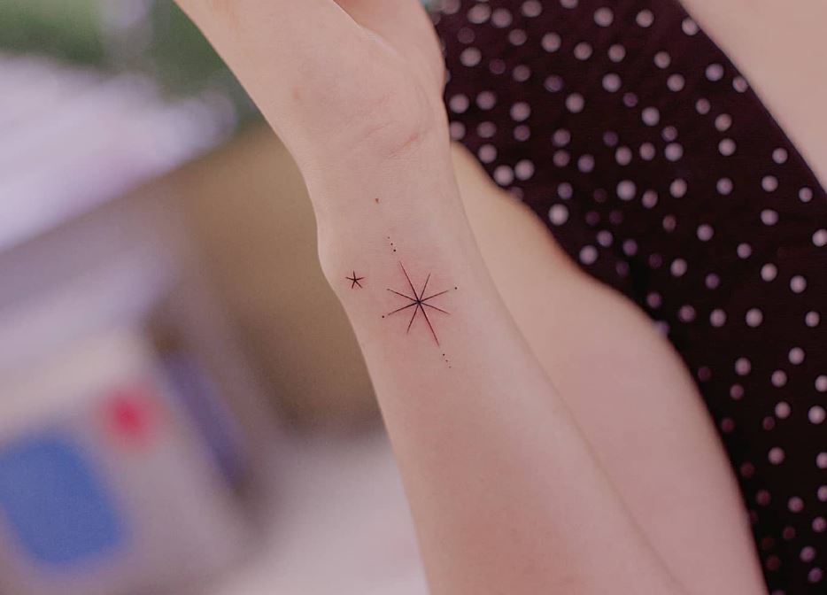 Tatouage Duo D'étoiles Et Dots 