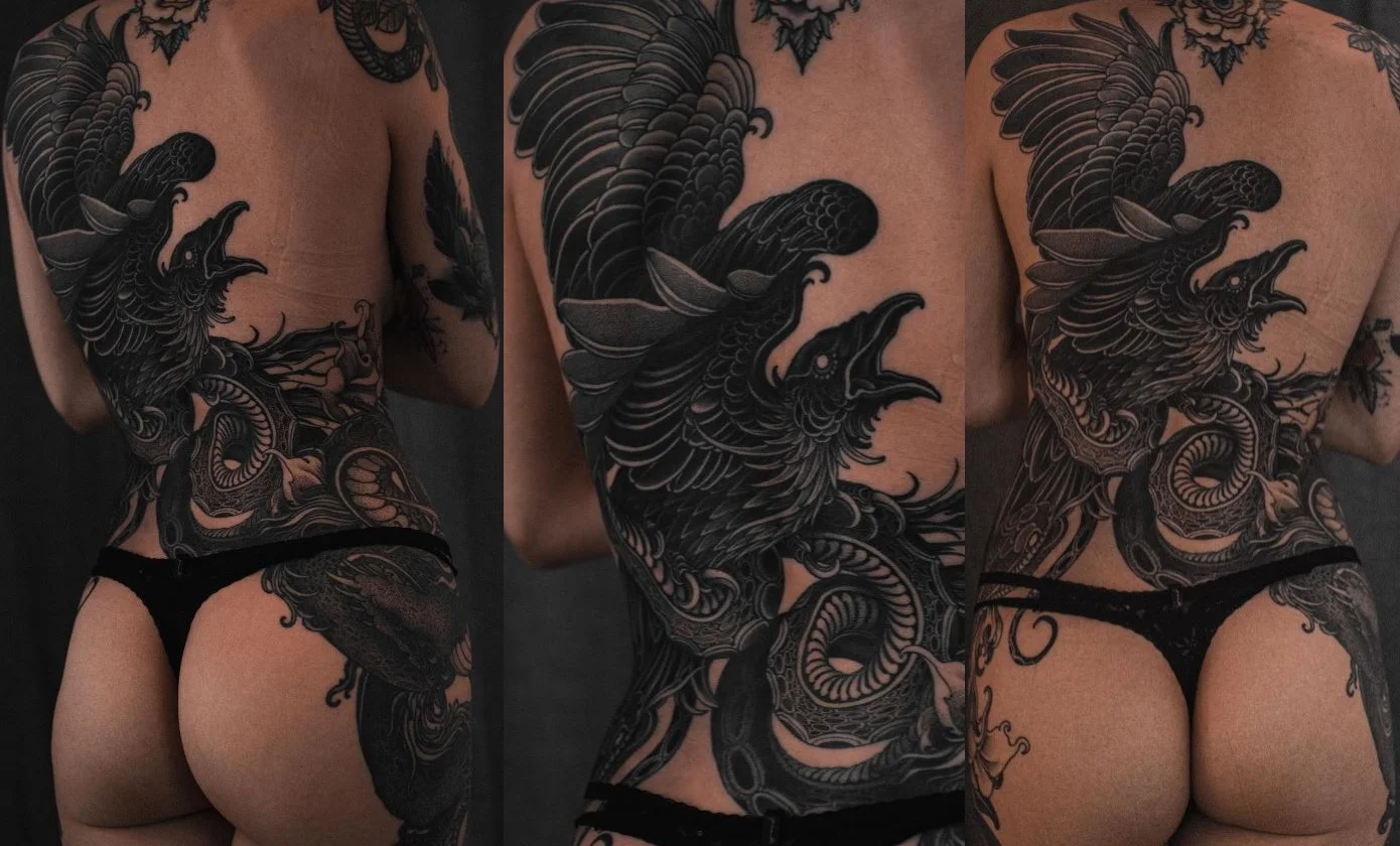Tatouage Oiseau Gothique Femme Sur Le Dos