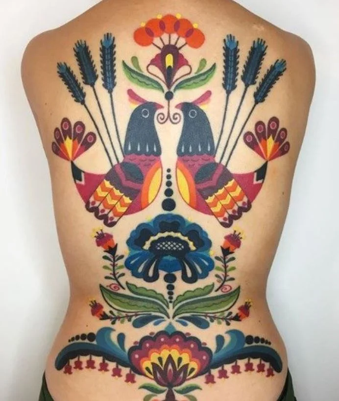 Tatouage Oiseaux Psychédéliques Femme