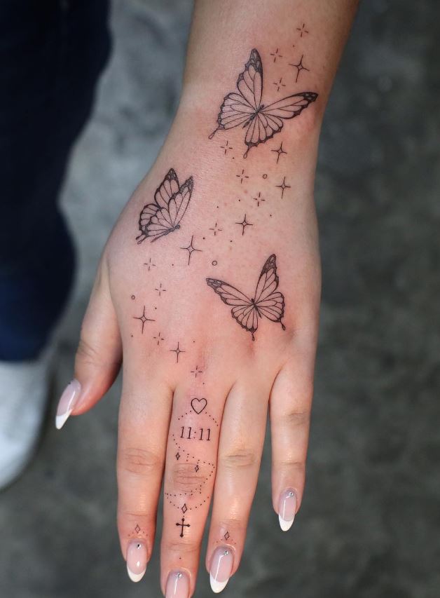 Tatouage étoiles Et Papillons