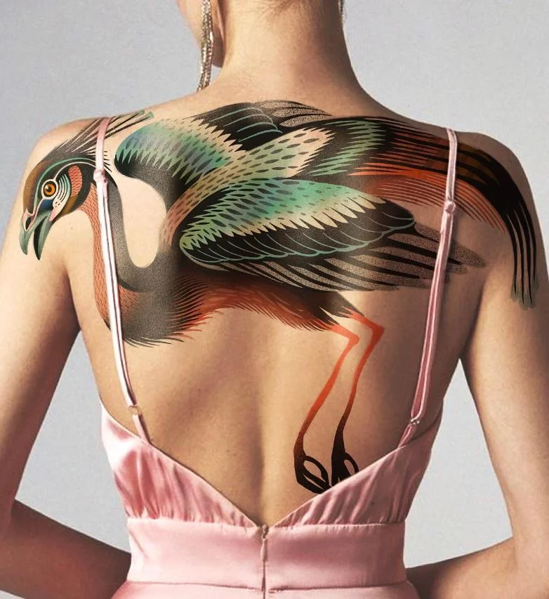 Tatouage Oiseau Géant Pour Femme Sur Le Dos Et L'épaule
