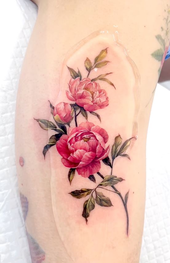 Tatouage Trio De Pivoine Rose Sur La Jambe