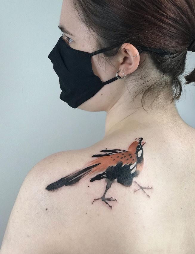 Tatouage Oiseau Femme Moineau Tricolore 